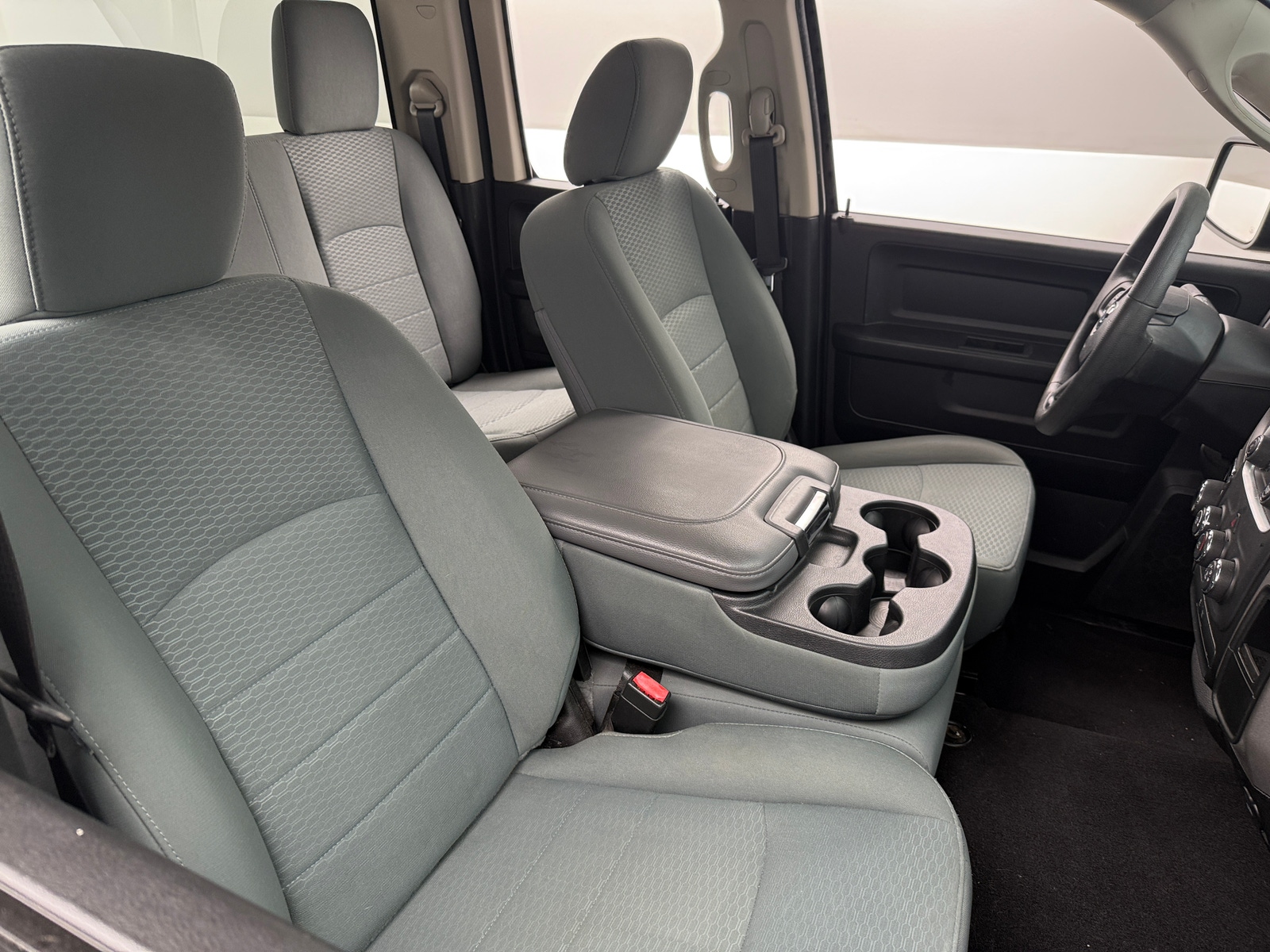 Thumbnail: 2019 RAM 1500 Classic - 2