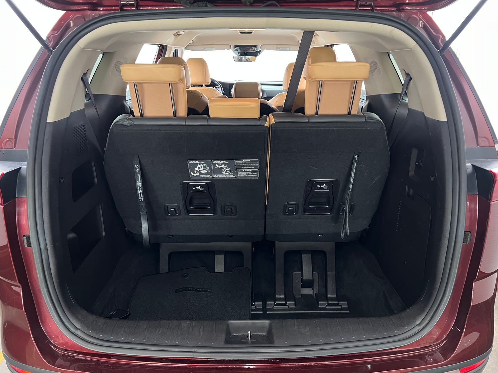 Thumbnail: 2023 Kia Carnival - 6