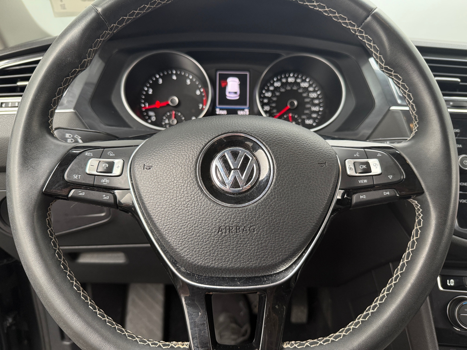 Thumbnail: 2021 Volkswagen Tiguan - 4