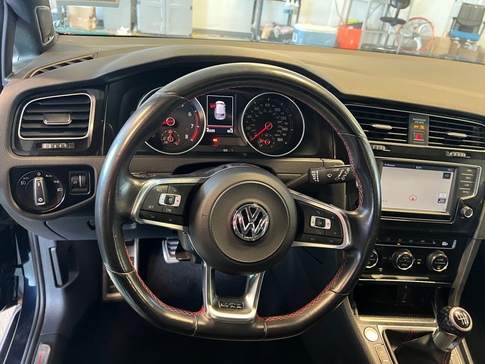 Thumbnail: 2017 Volkswagen Golf - 5