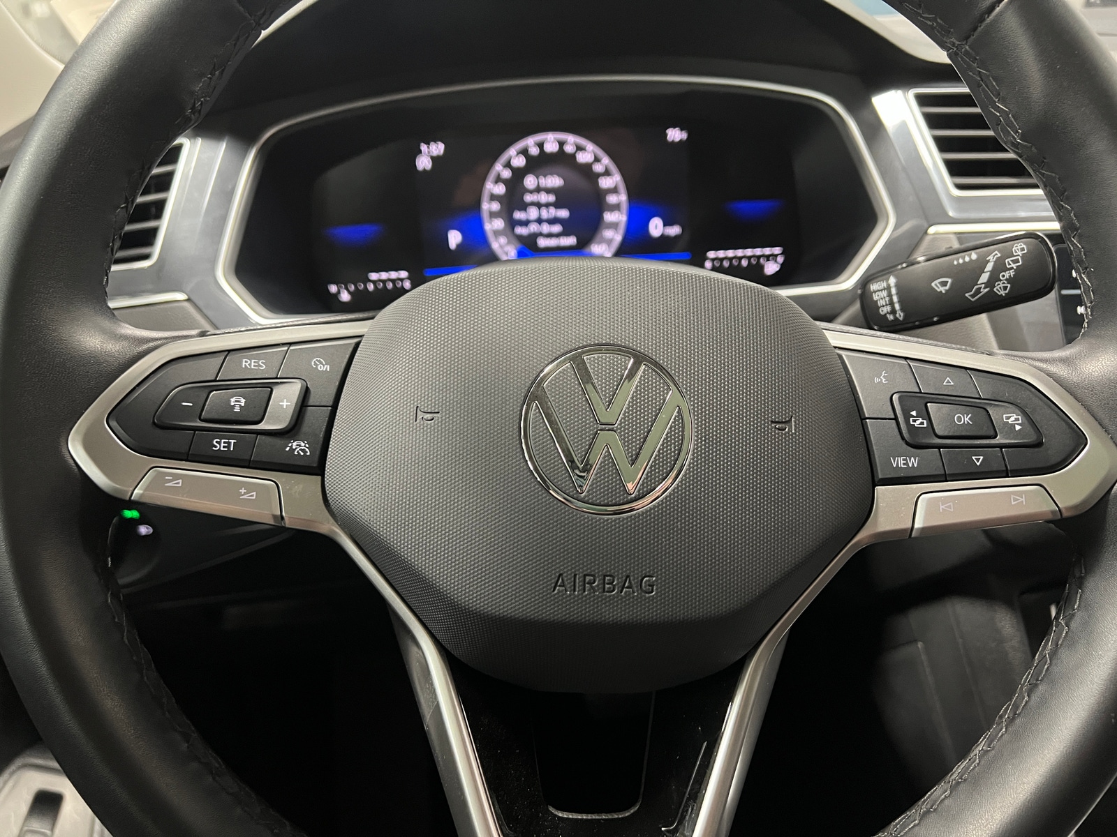 Thumbnail: 2024 Volkswagen Tiguan - 4