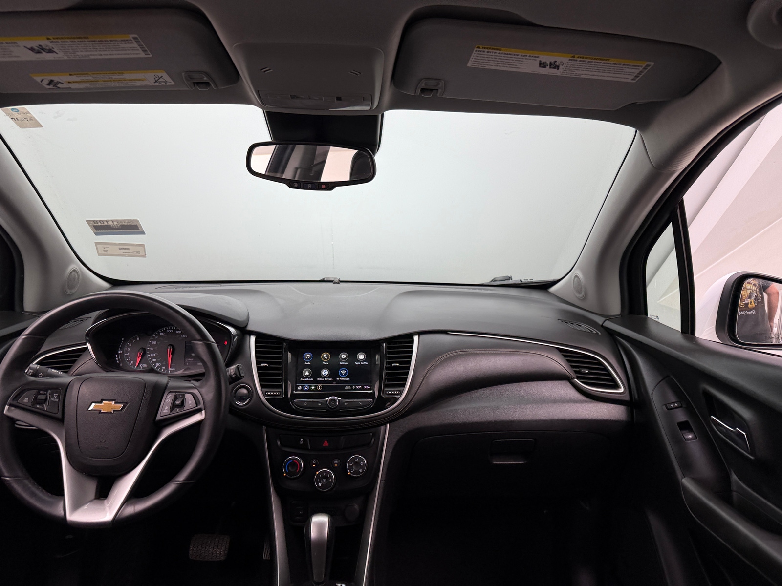 Thumbnail: 2018 Chevrolet Trax - 3