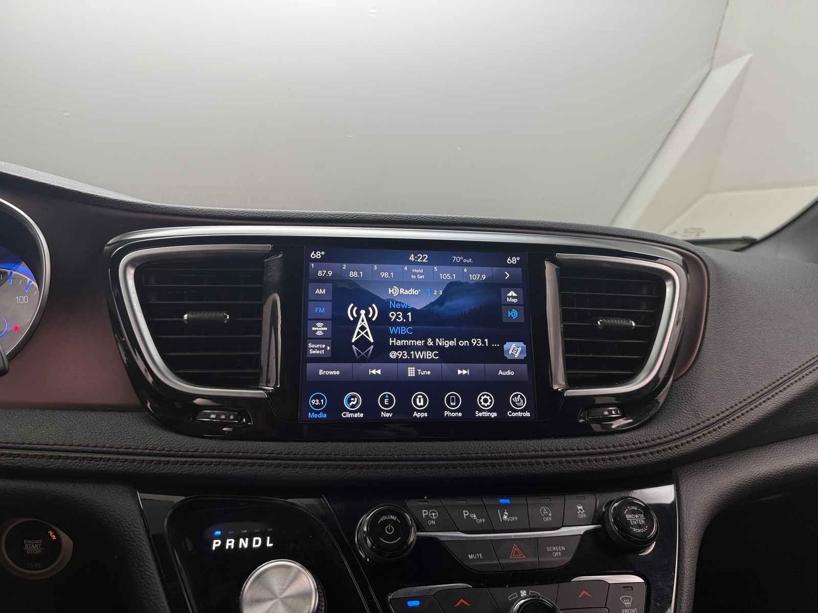 Thumbnail: 2020 Chrysler Pacifica - 3
