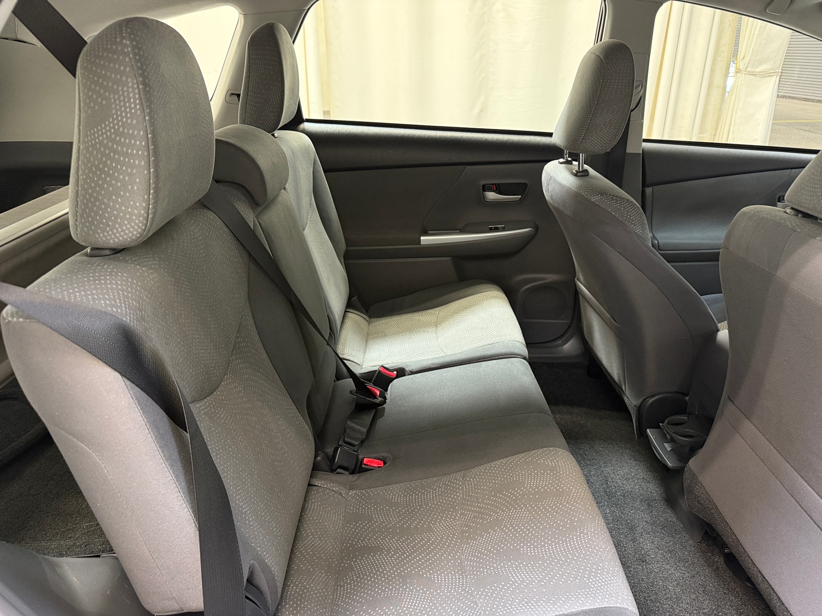 Thumbnail: 2014 Toyota Prius v - 6