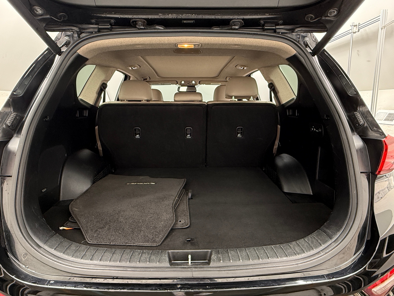 Thumbnail: 2019 Hyundai Santa Fe - 6