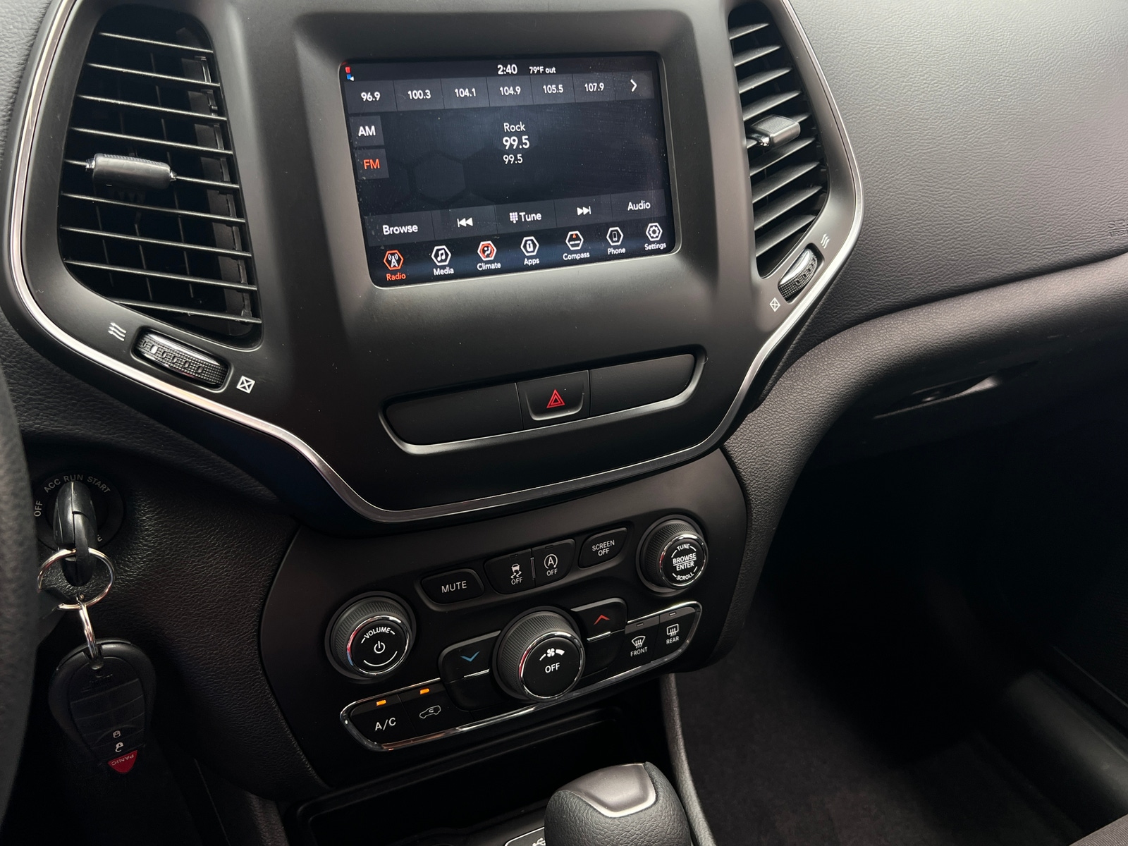 Thumbnail: 2019 Jeep Cherokee - 4