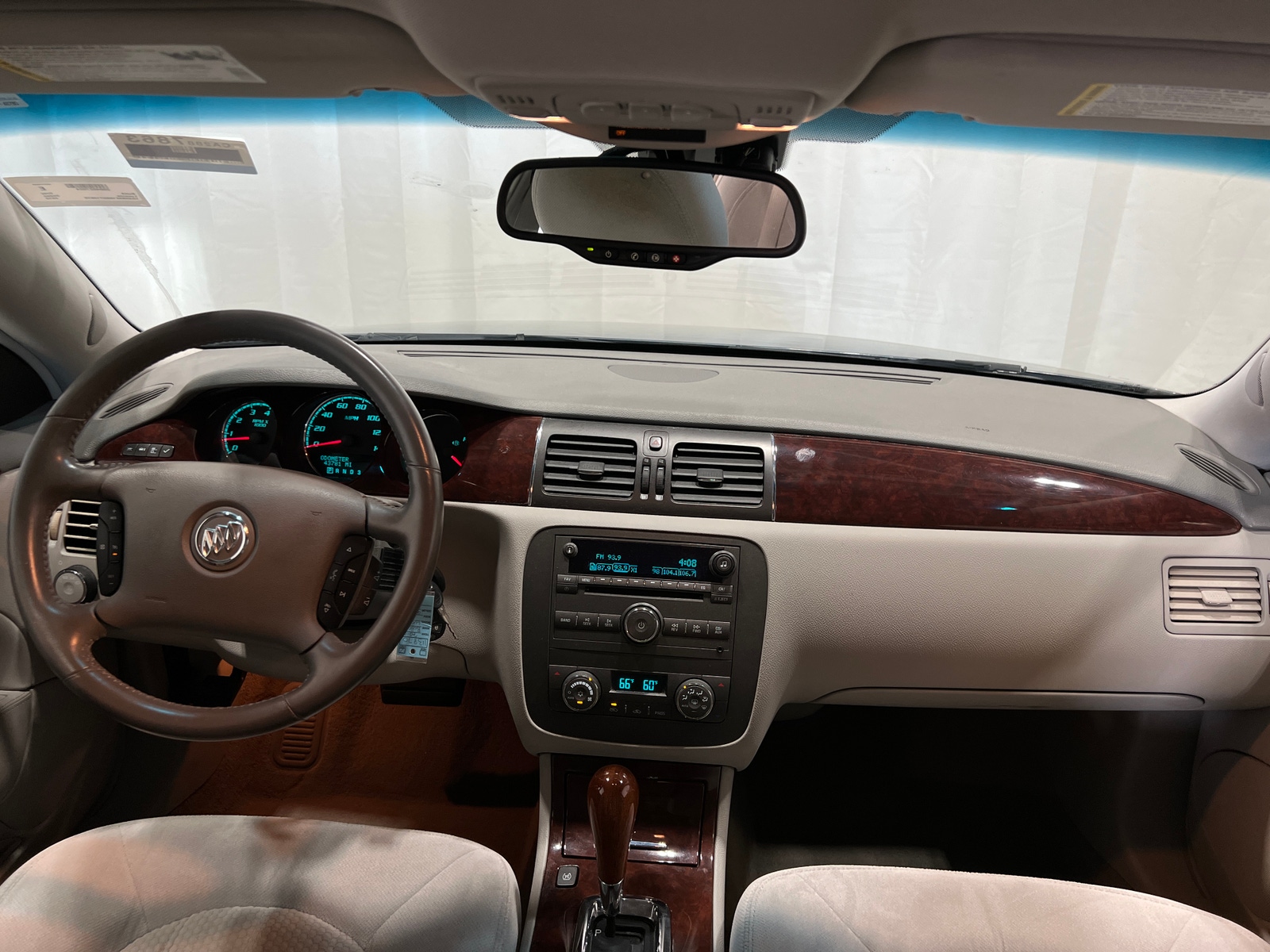Thumbnail: 2010 Buick Lucerne - 3