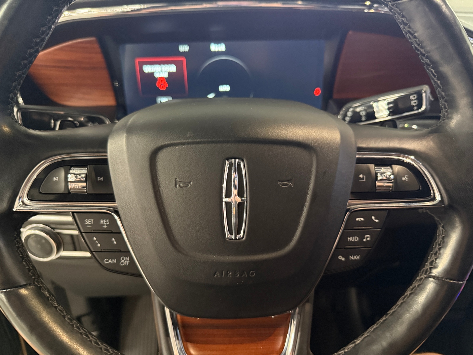 Thumbnail: 2019 Lincoln Navigator L - 4