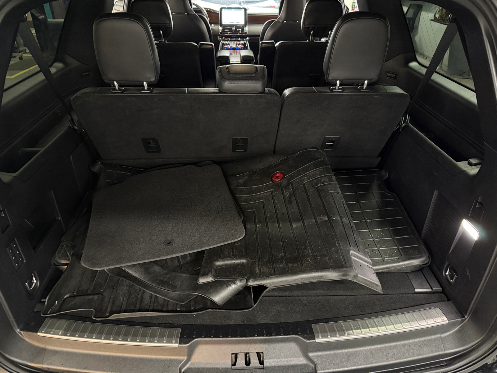 Thumbnail: 2019 Lincoln Navigator L - 6