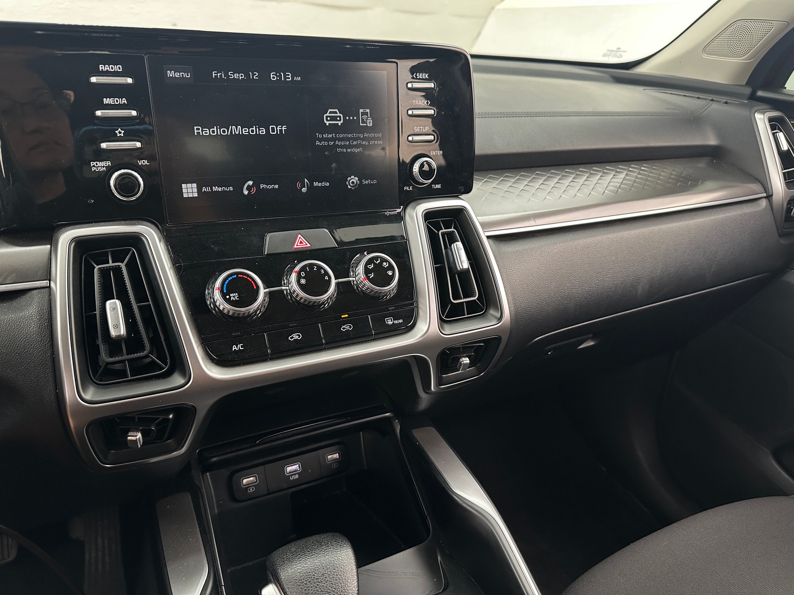 Thumbnail: 2022 Kia Sorento - 4