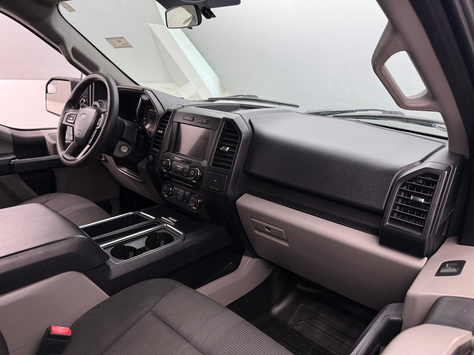 Thumbnail: 2018 Ford Econoline - 3