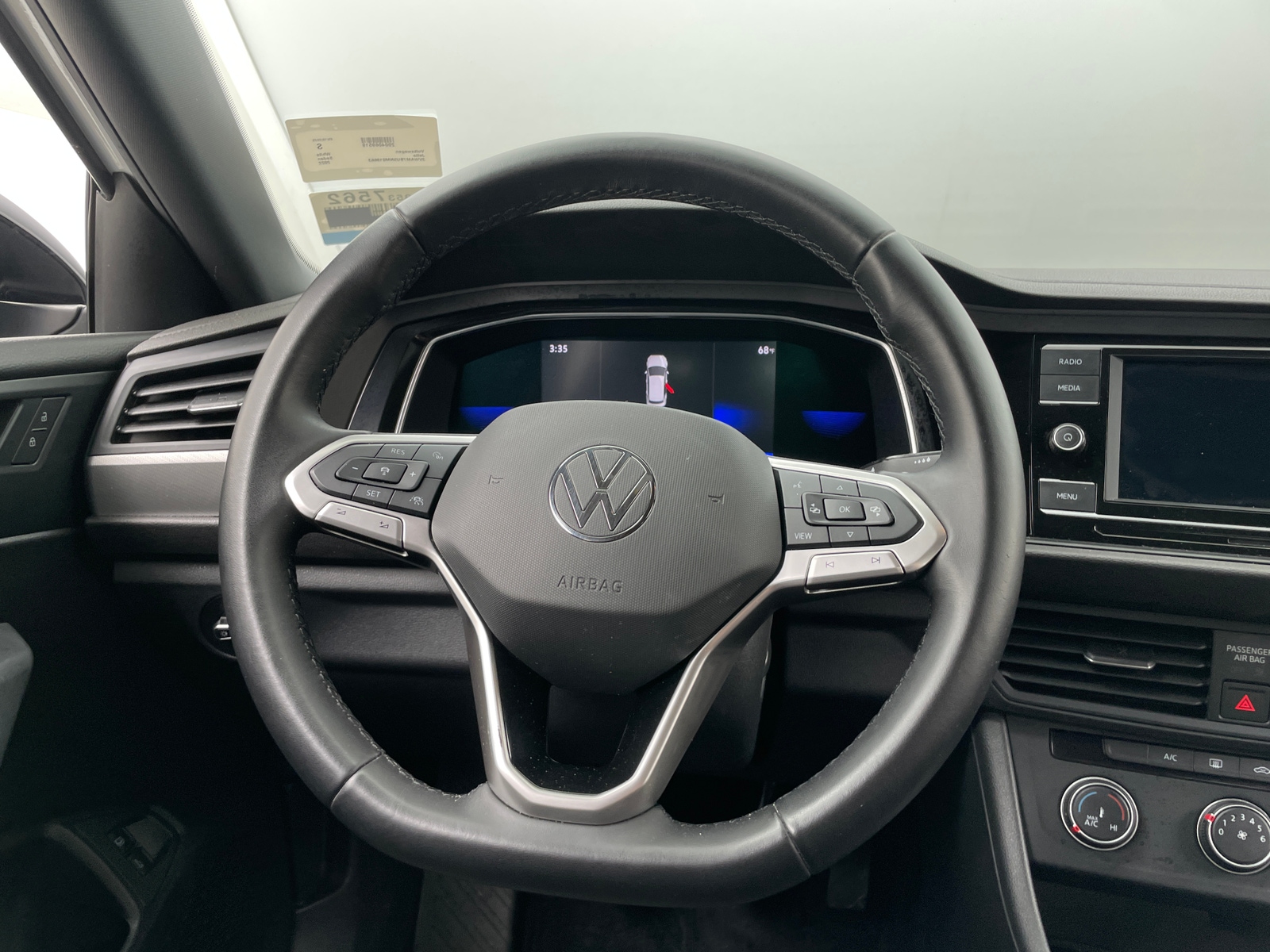 Thumbnail: 2022 Volkswagen Jetta - 5