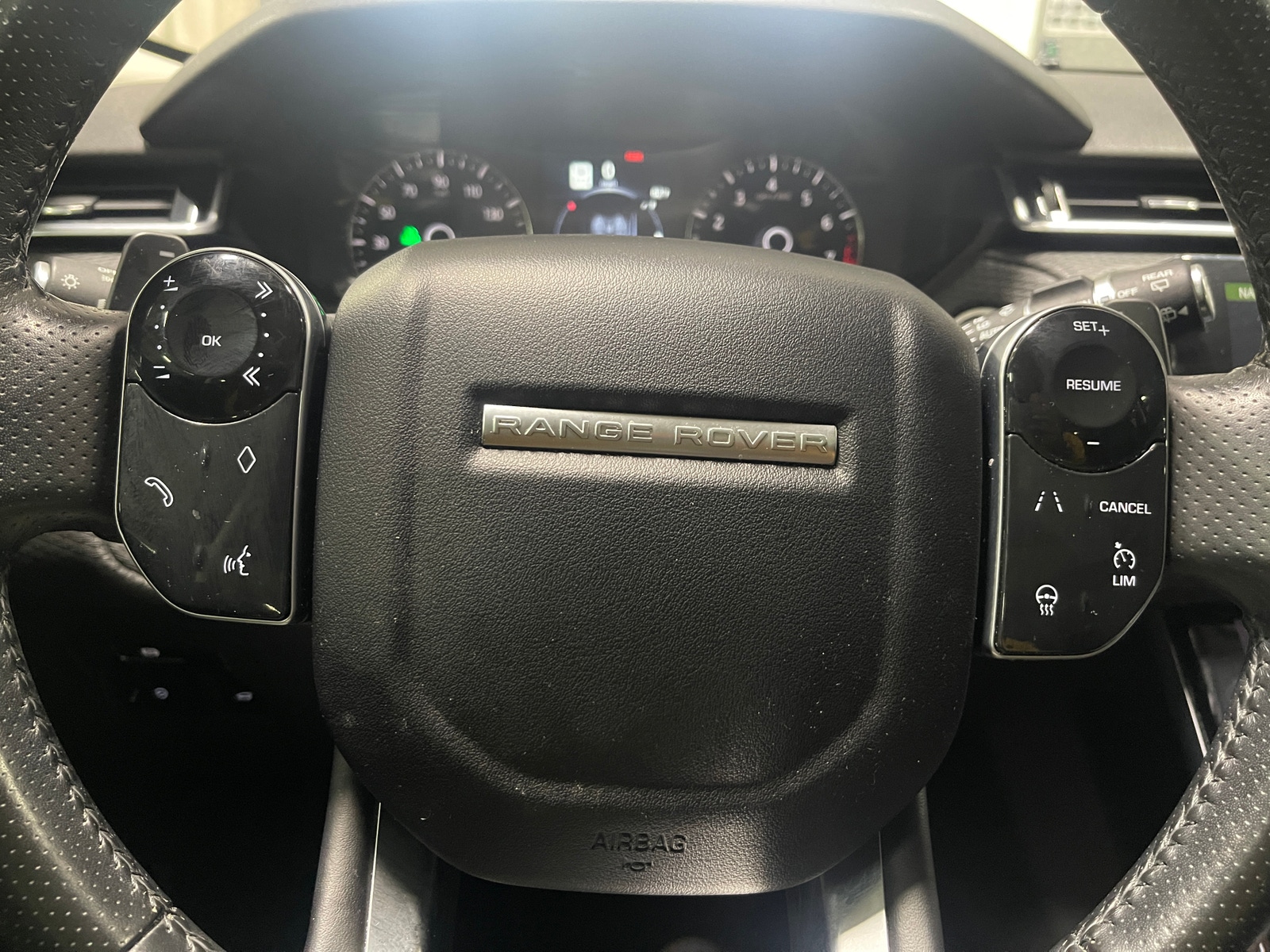 Thumbnail: 2018 Land Rover Range Rover Velar - 4