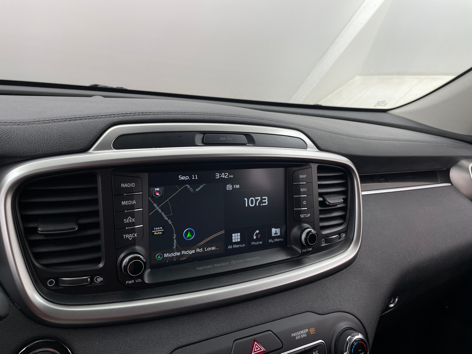Thumbnail: 2019 Kia Sorento - 3