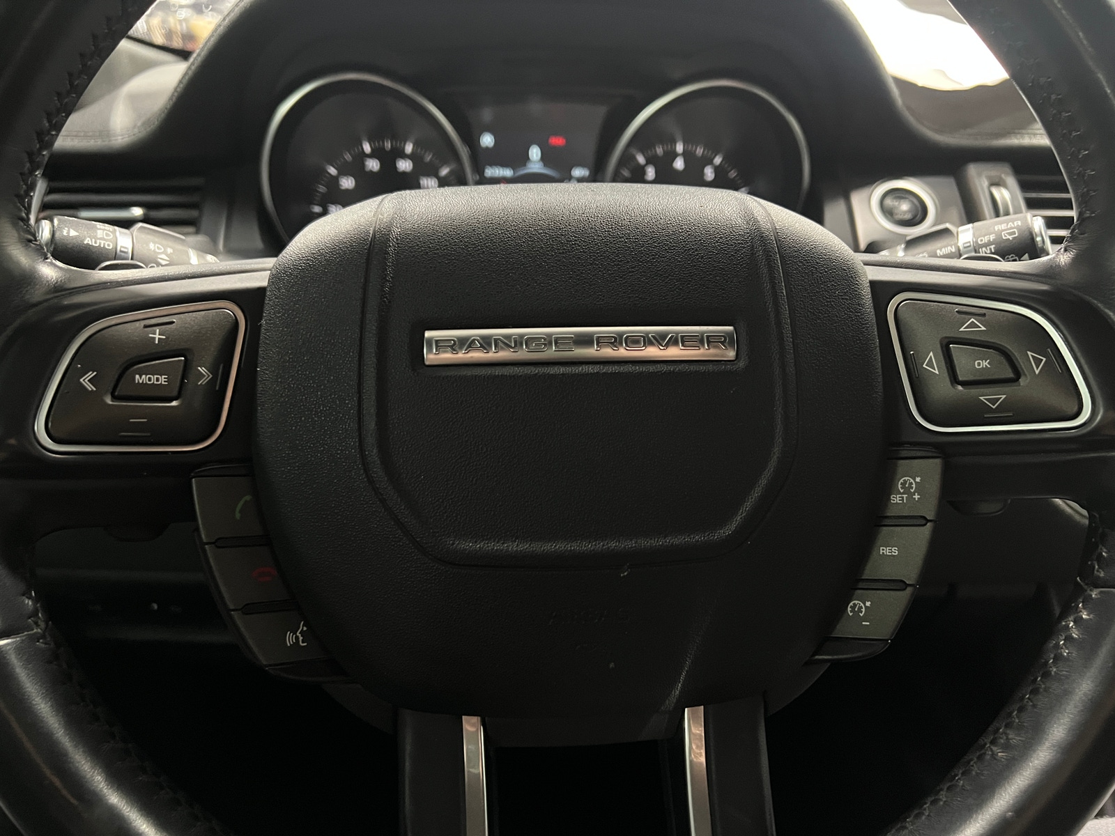 Thumbnail: 2018 Land Rover Range Rover Evoque - 4