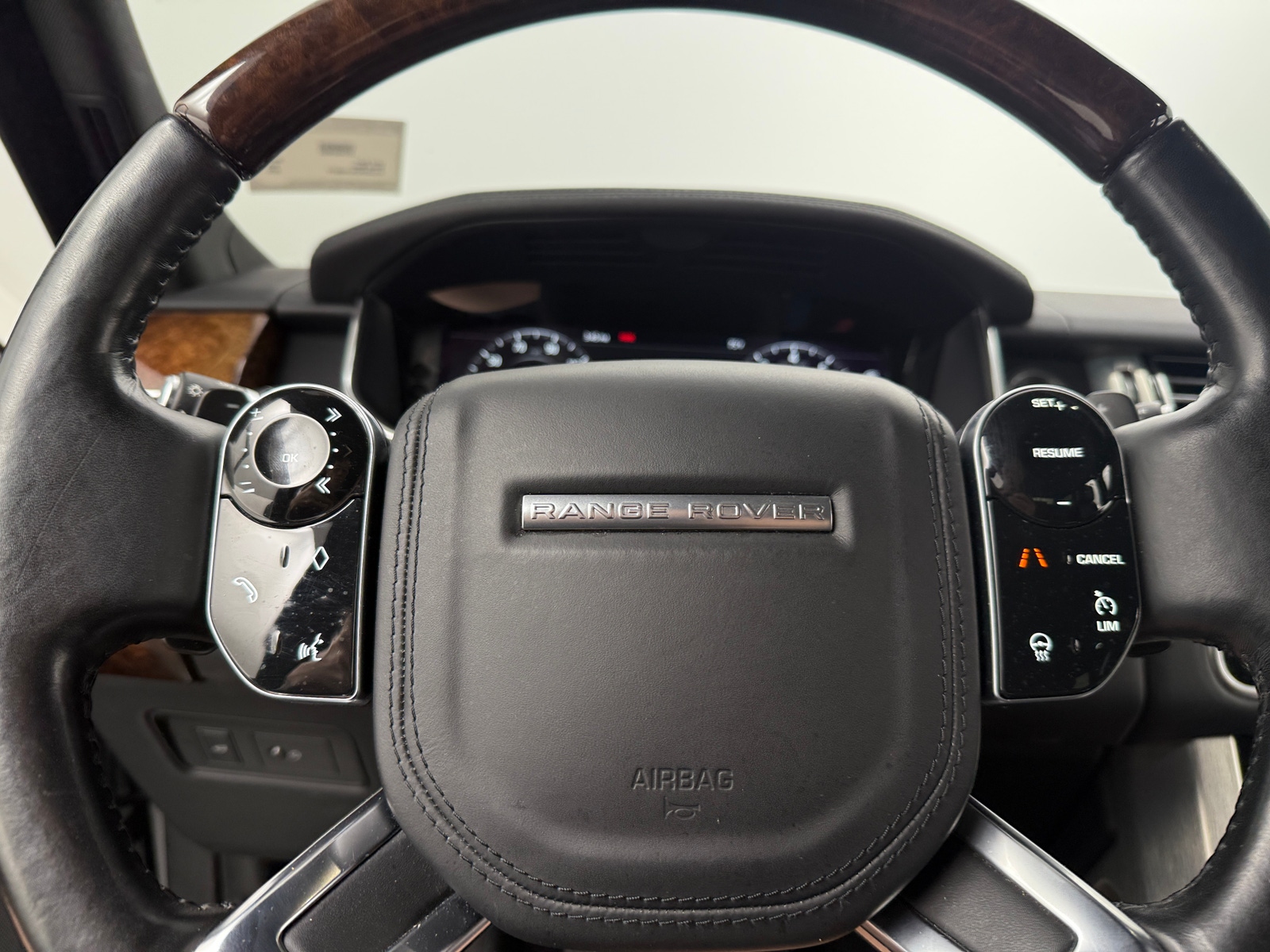 Thumbnail: 2020 Land Rover Range Rover - 4