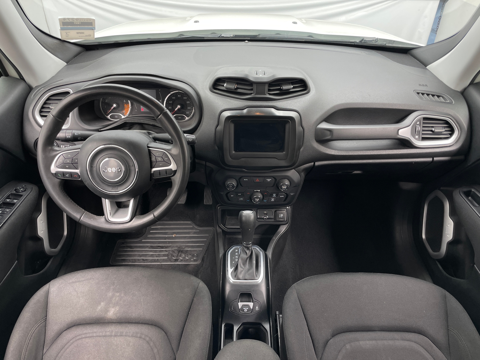 Thumbnail: 2018 Jeep Renegade - 3
