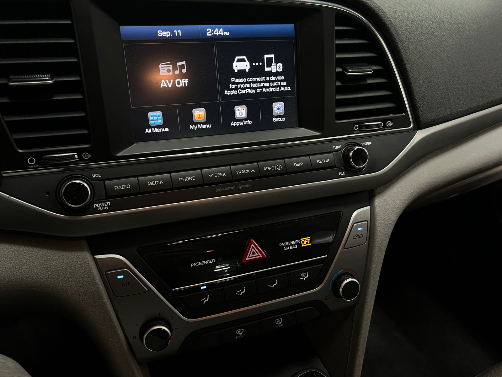 Thumbnail: 2017 Hyundai Elantra - 4