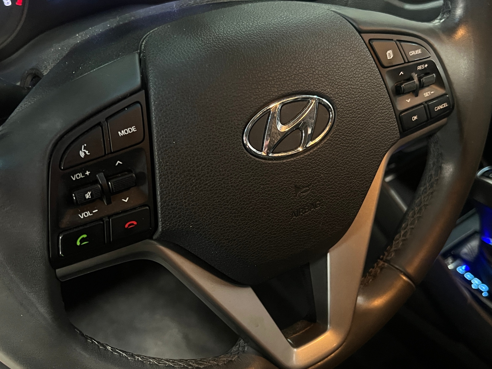 Thumbnail: 2017 Hyundai Tucson - 4