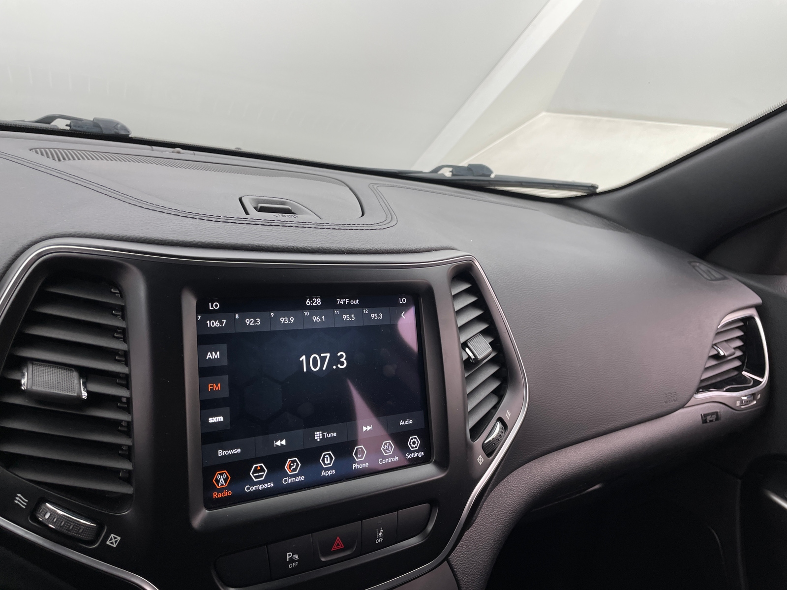 Thumbnail: 2021 Jeep Cherokee - 3