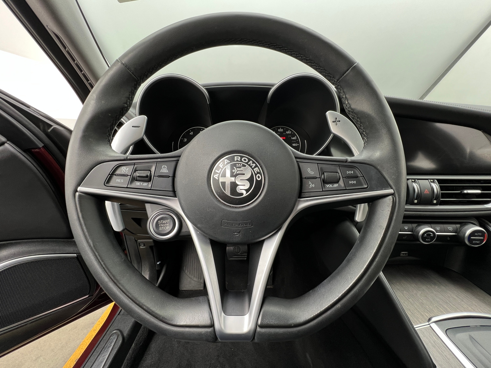 Thumbnail: 2018 Alfa Romeo Giulia - 4