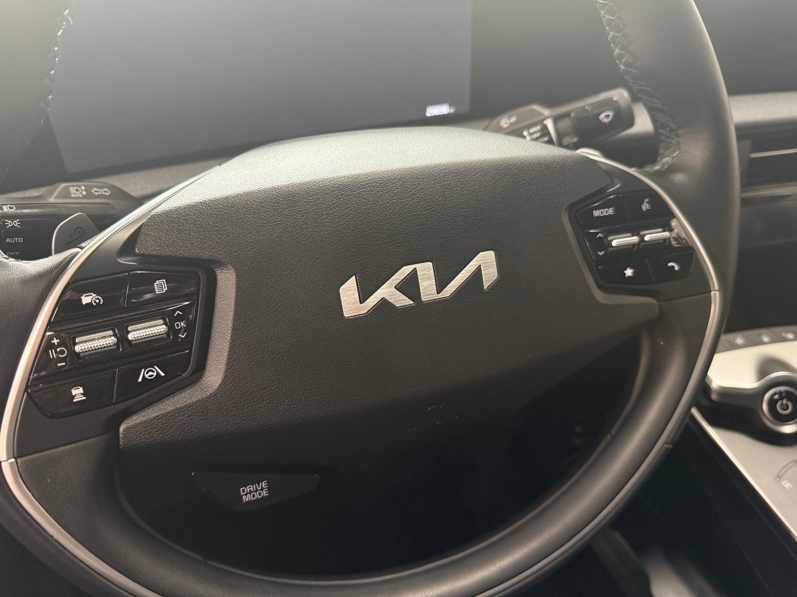 Thumbnail: 2023 Kia EV6 - 4
