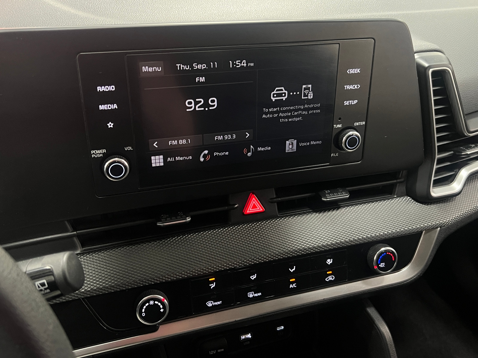 Thumbnail: 2024 Kia Sportage - 4