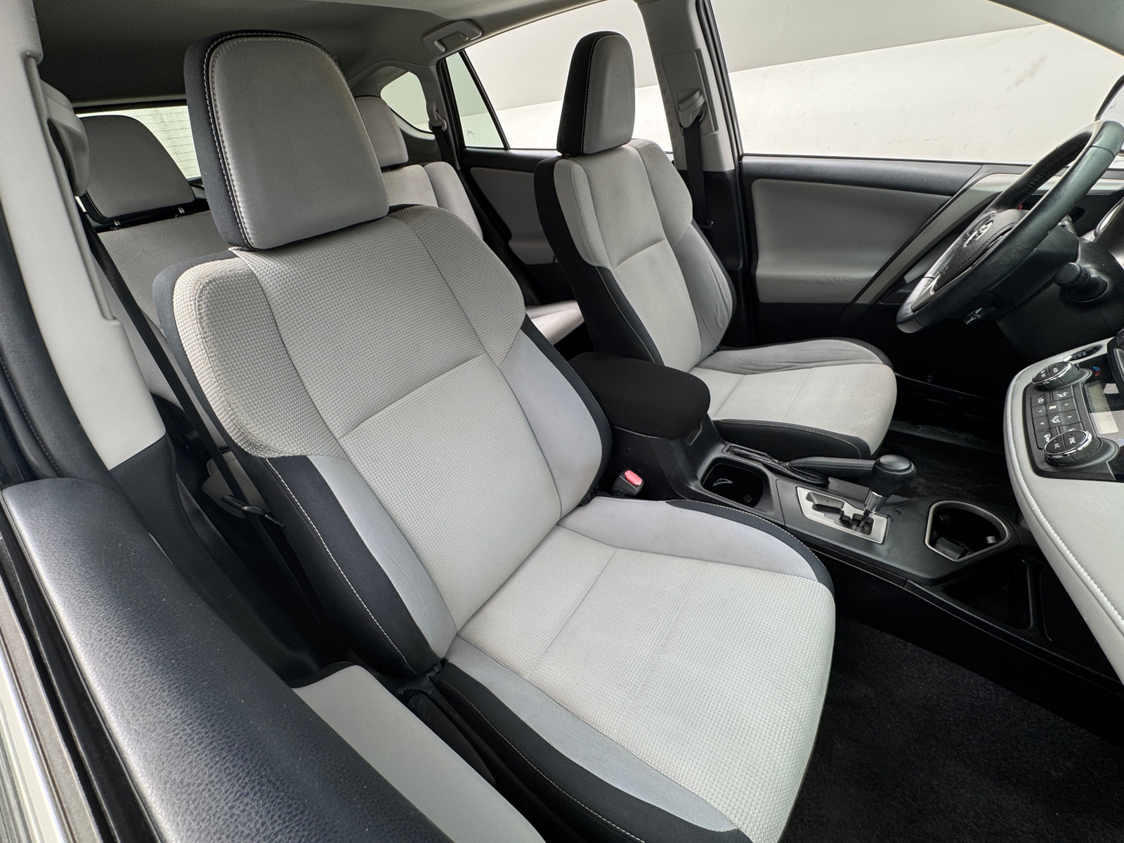 Thumbnail: 2016 Toyota RAV4 - 2