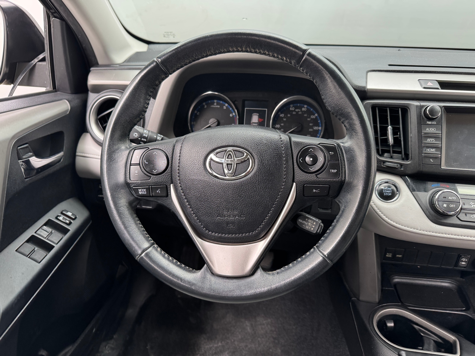 Thumbnail: 2016 Toyota RAV4 - 5