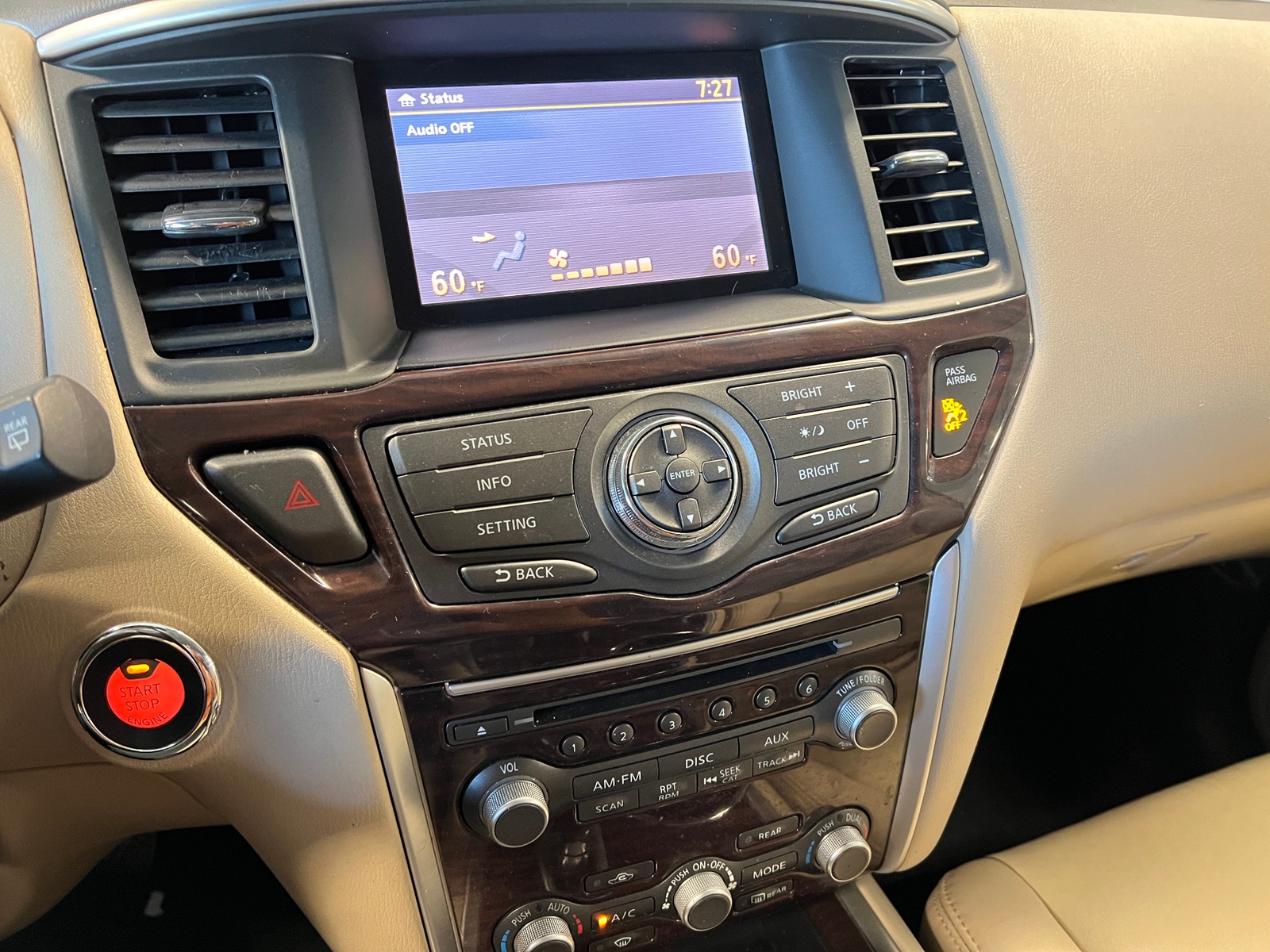Thumbnail: 2016 Nissan Pathfinder - 3