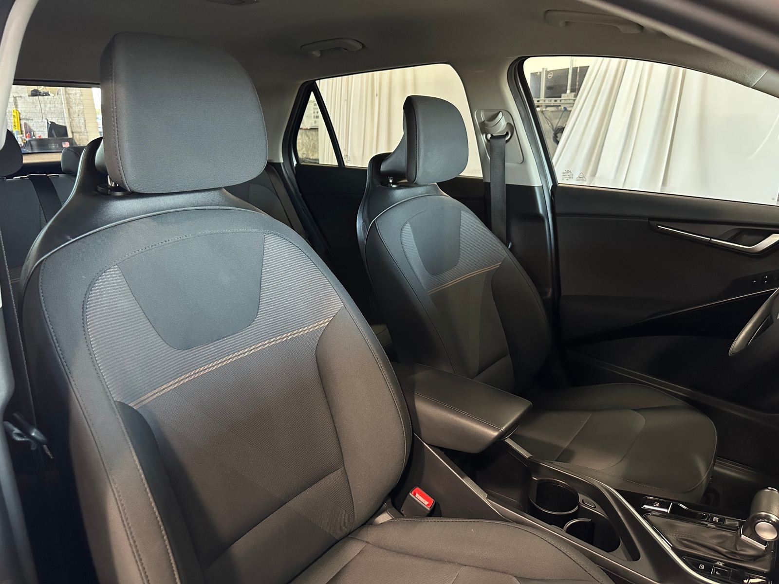 Thumbnail: 2023 Kia Niro - 2