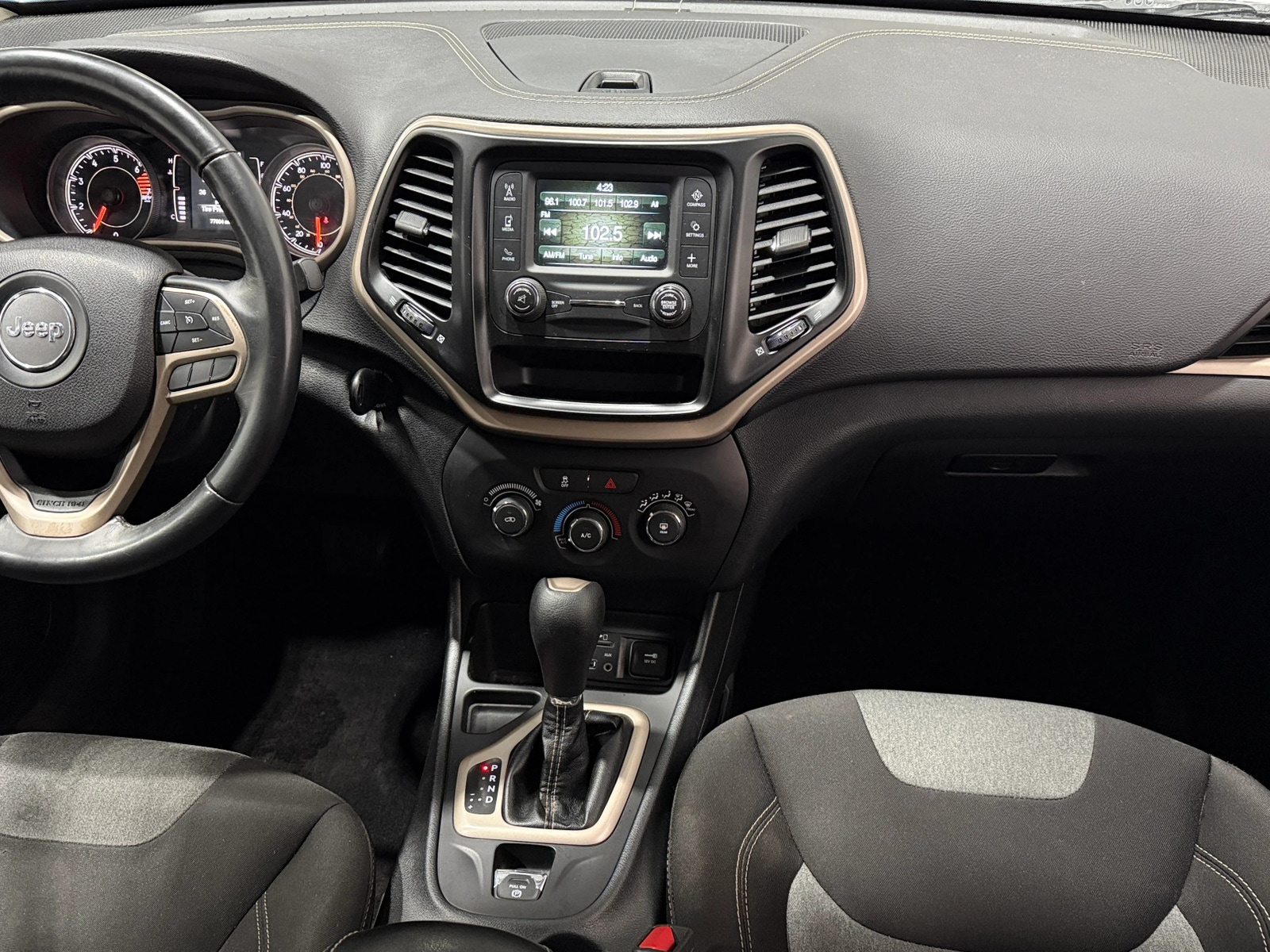 Thumbnail: 2017 Jeep Cherokee - 3