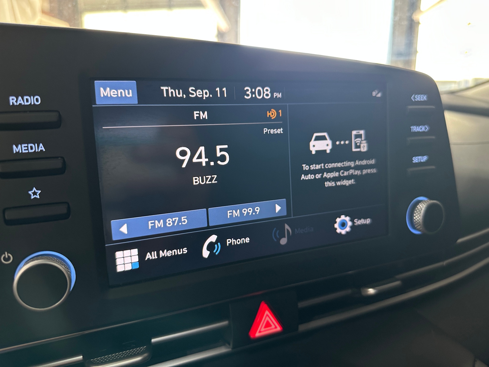 Thumbnail: 2023 Hyundai Elantra - 4