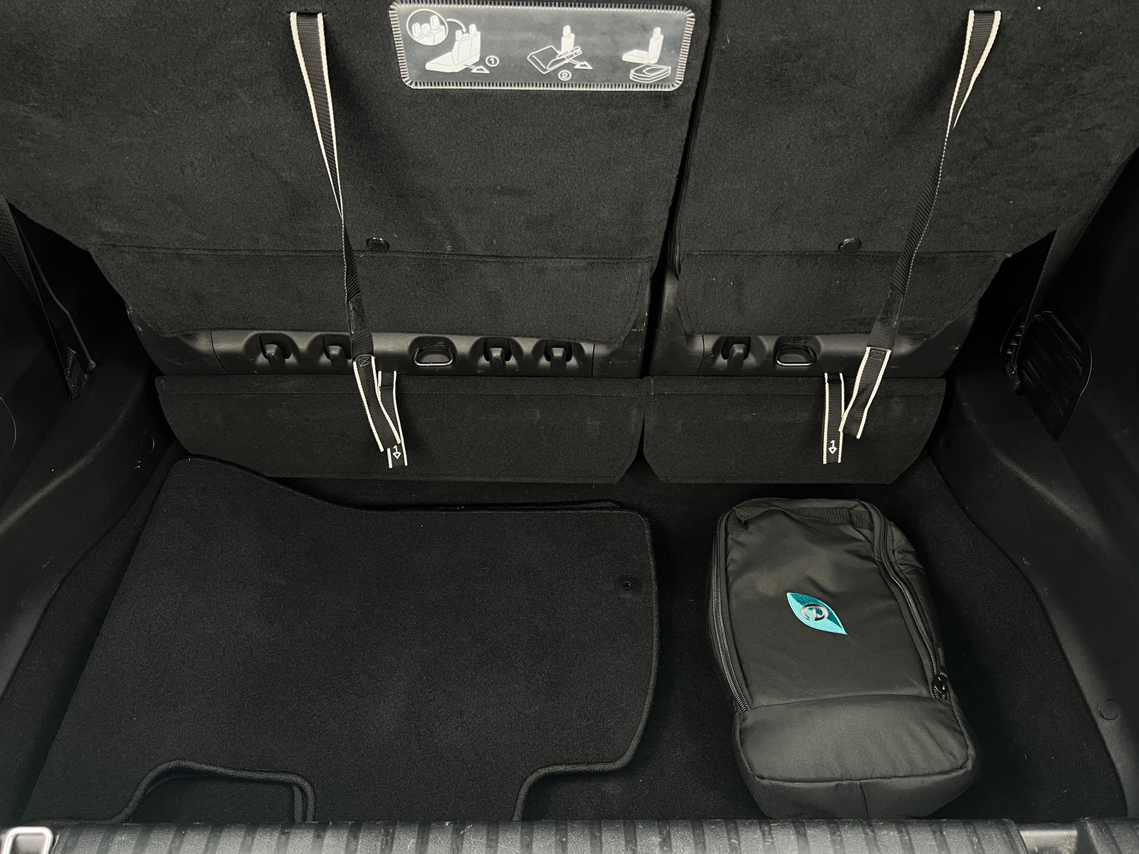 Thumbnail: 2021 Chrysler Pacifica - 6