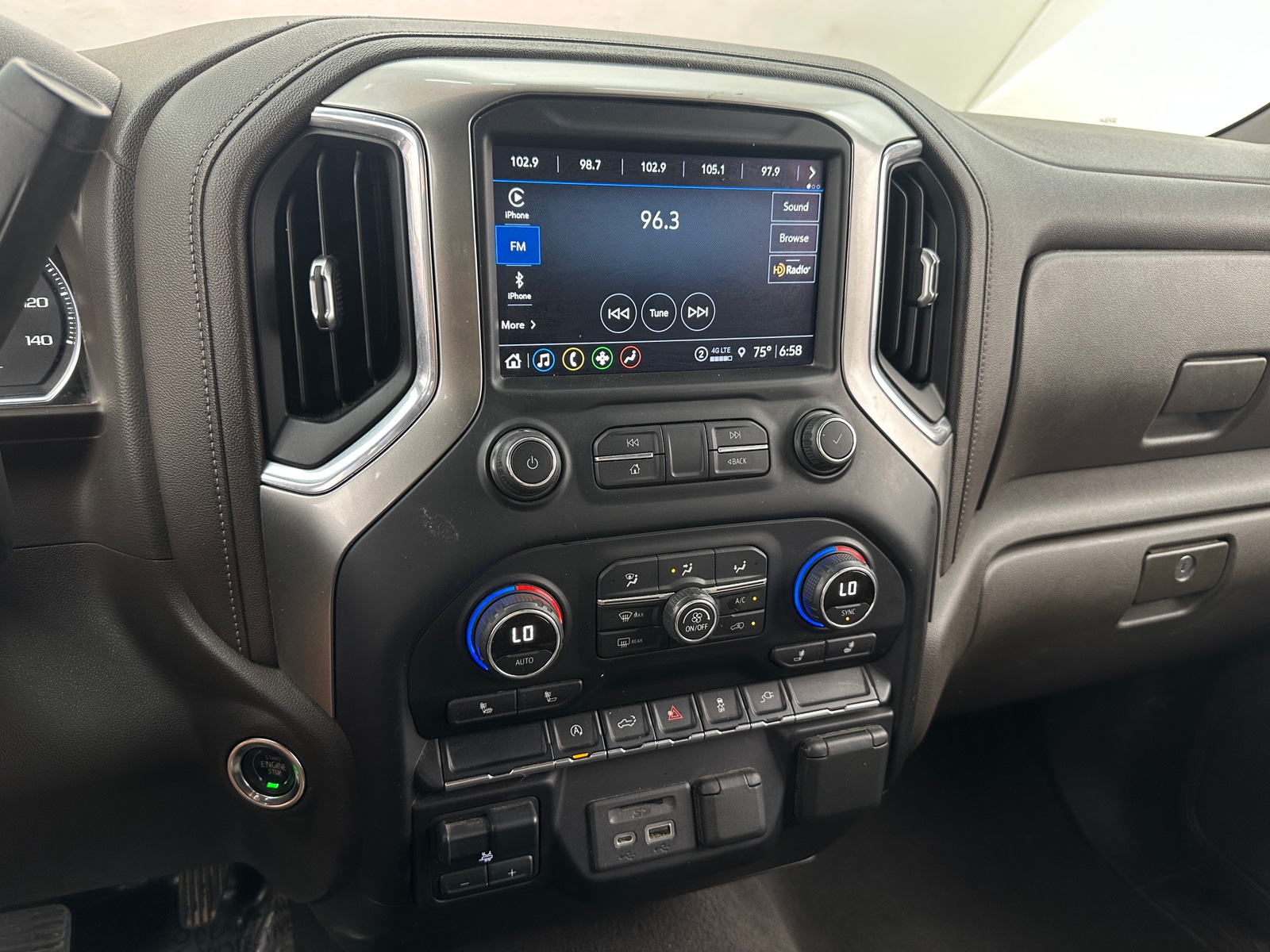 Thumbnail: 2021 Chevrolet Silverado 1500 - 3