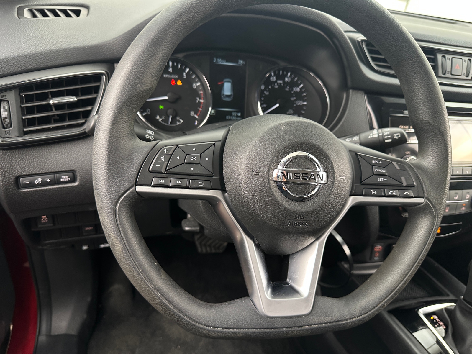 Thumbnail: 2017 Nissan Rogue - 5