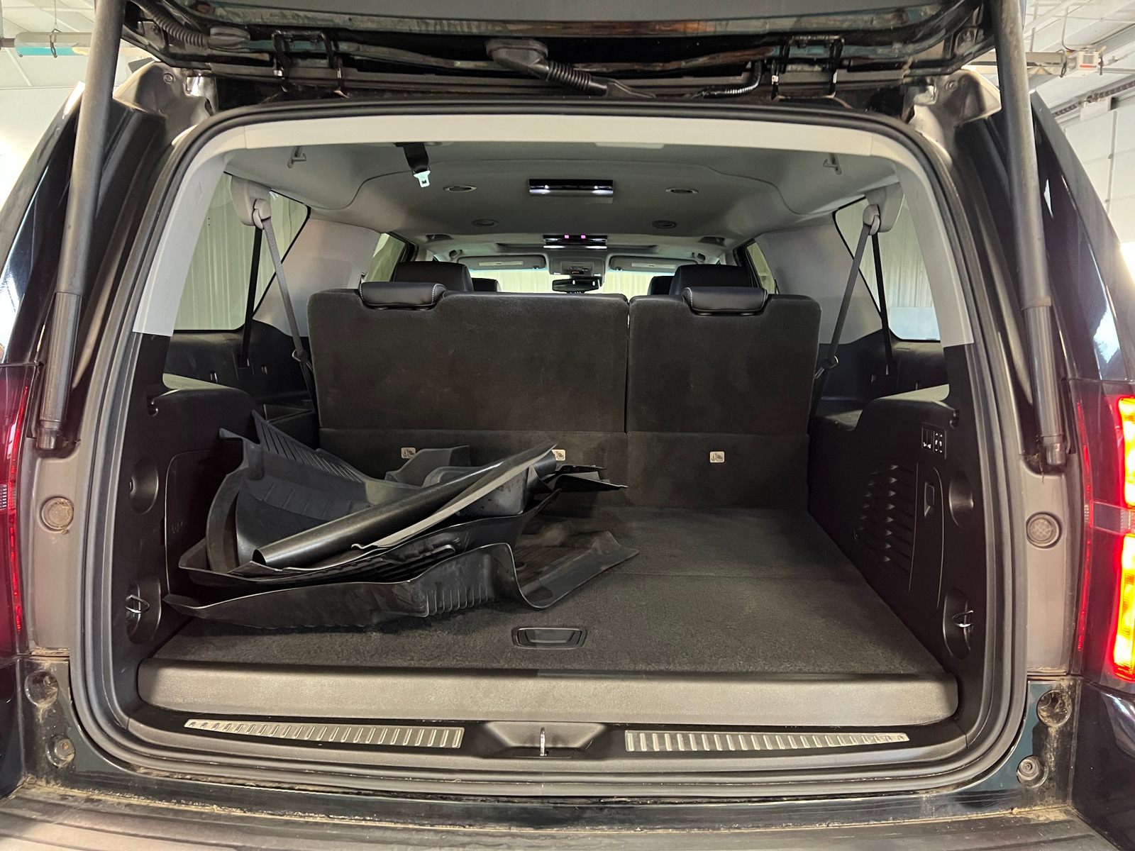 Thumbnail: 2019 Chevrolet Suburban - 6