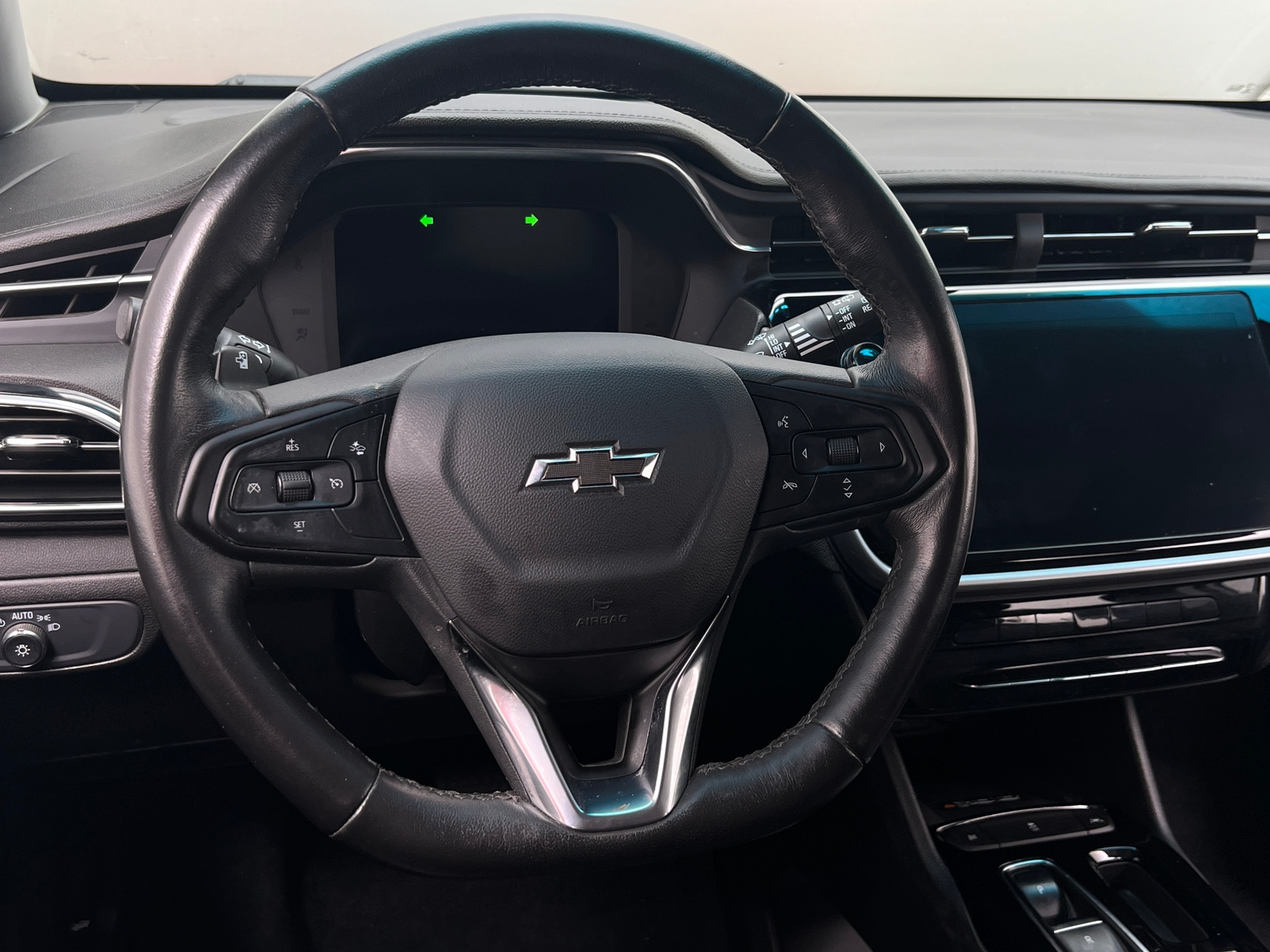 Thumbnail: 2022 Chevrolet Bolt EV - 4