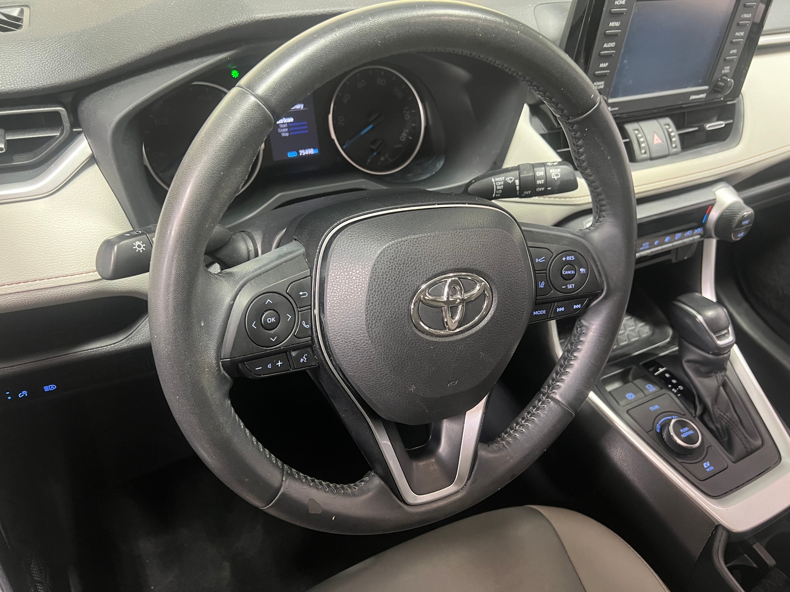 Thumbnail: 2022 Toyota RAV4 - 4