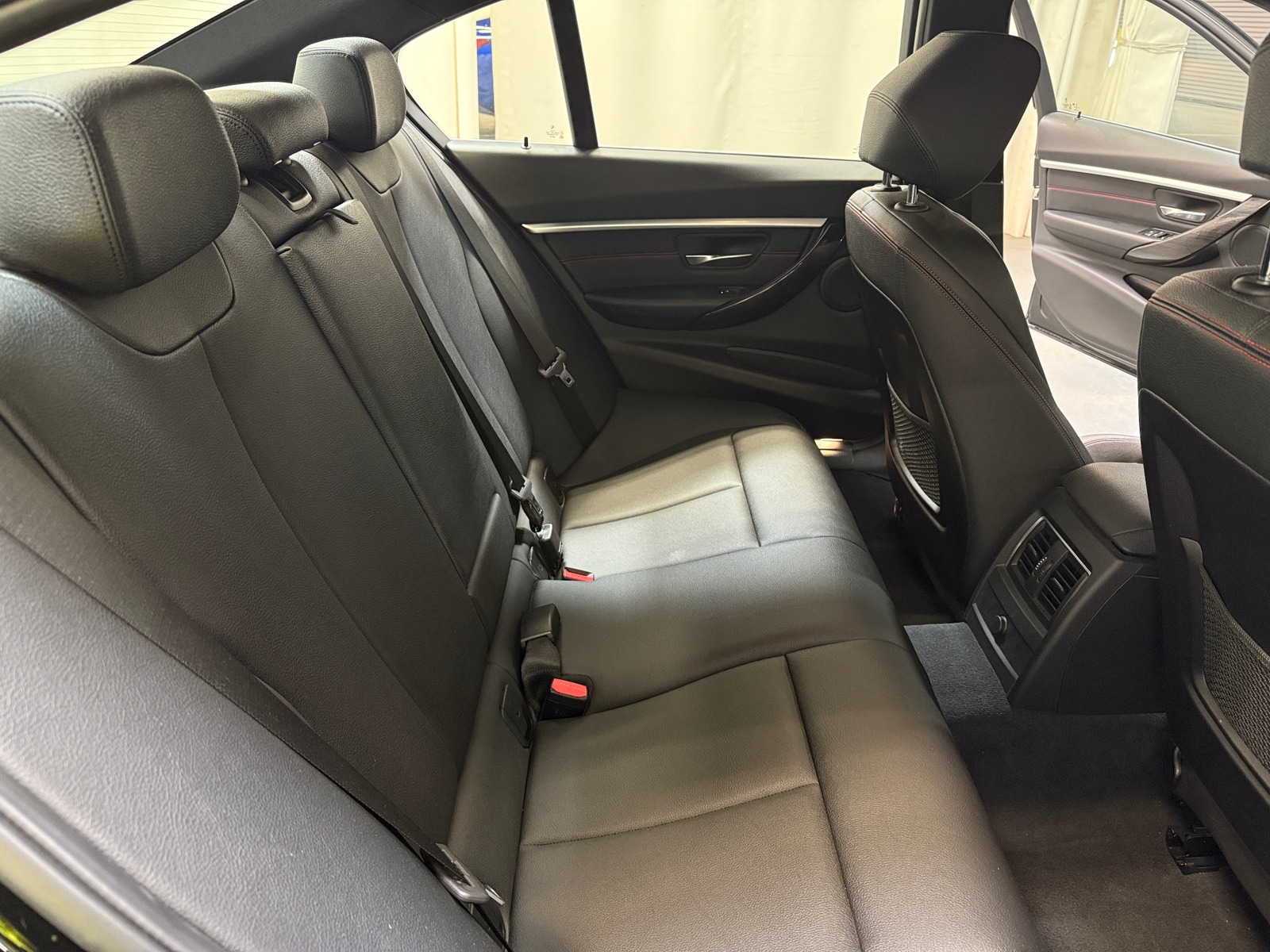 Thumbnail: 2018 BMW 3 Series - 5