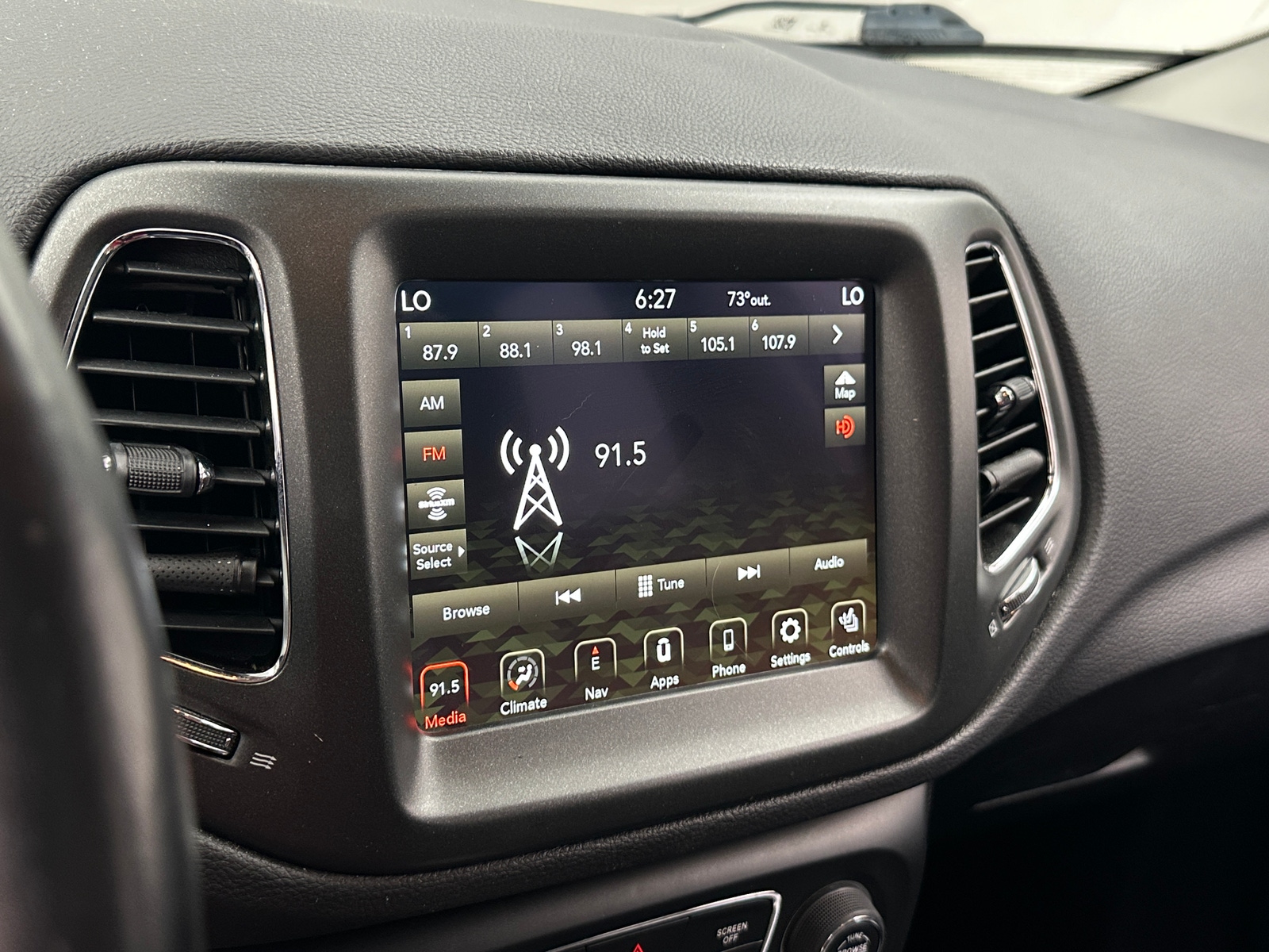 Thumbnail: 2021 Jeep Compass - 3