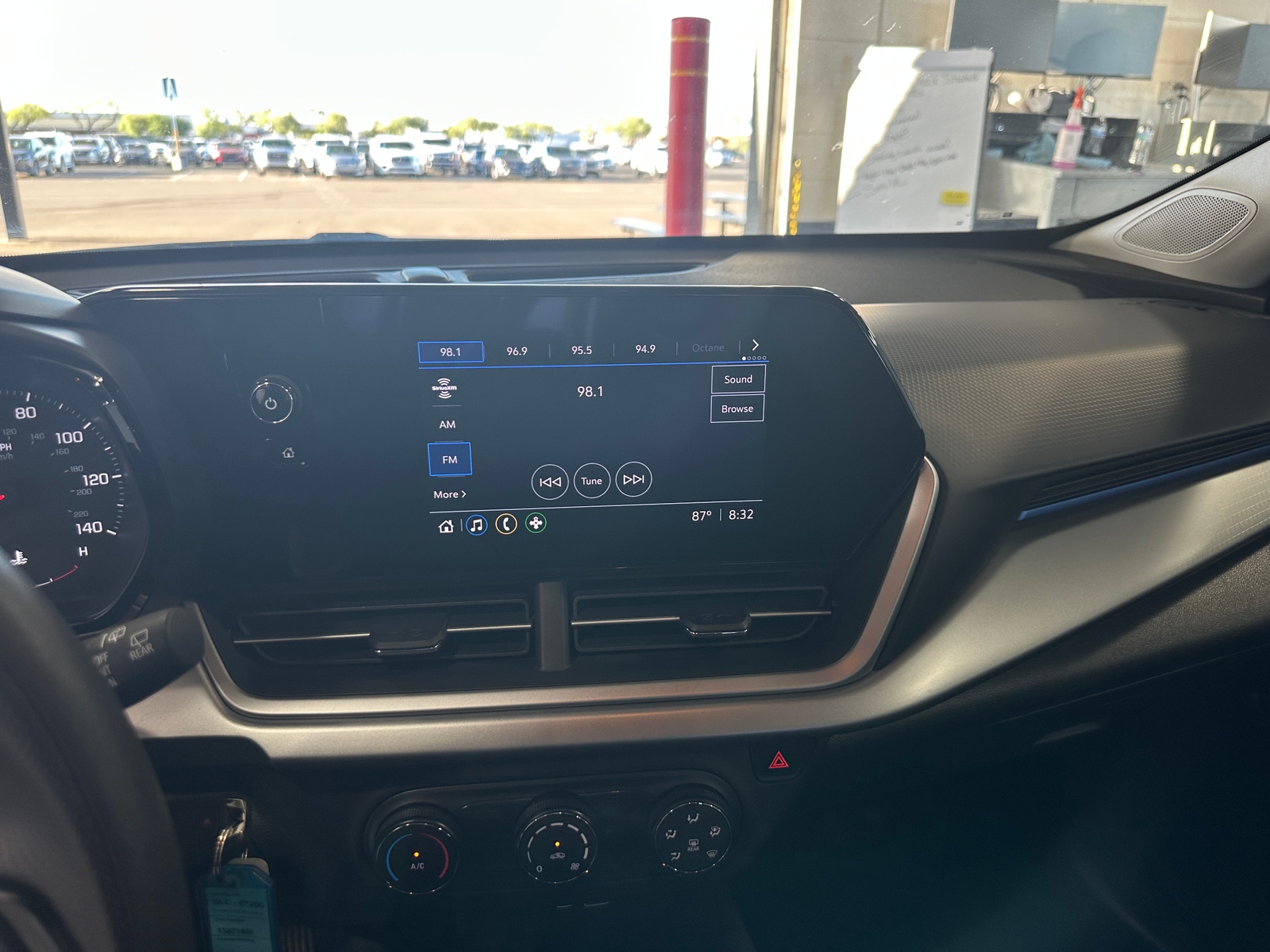 Thumbnail: 2025 Chevrolet Trax - 4