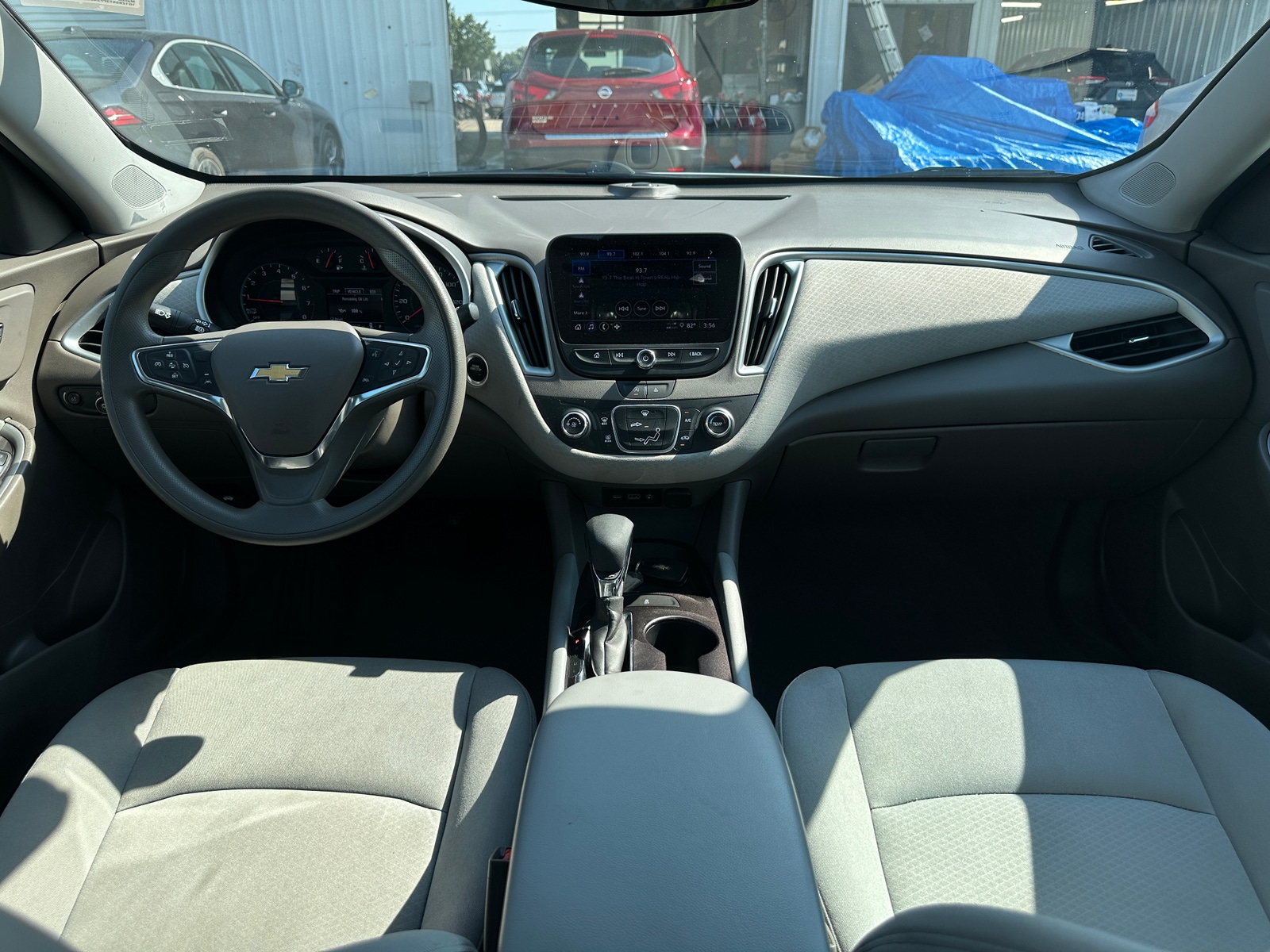 Thumbnail: 2023 Chevrolet Malibu - 3