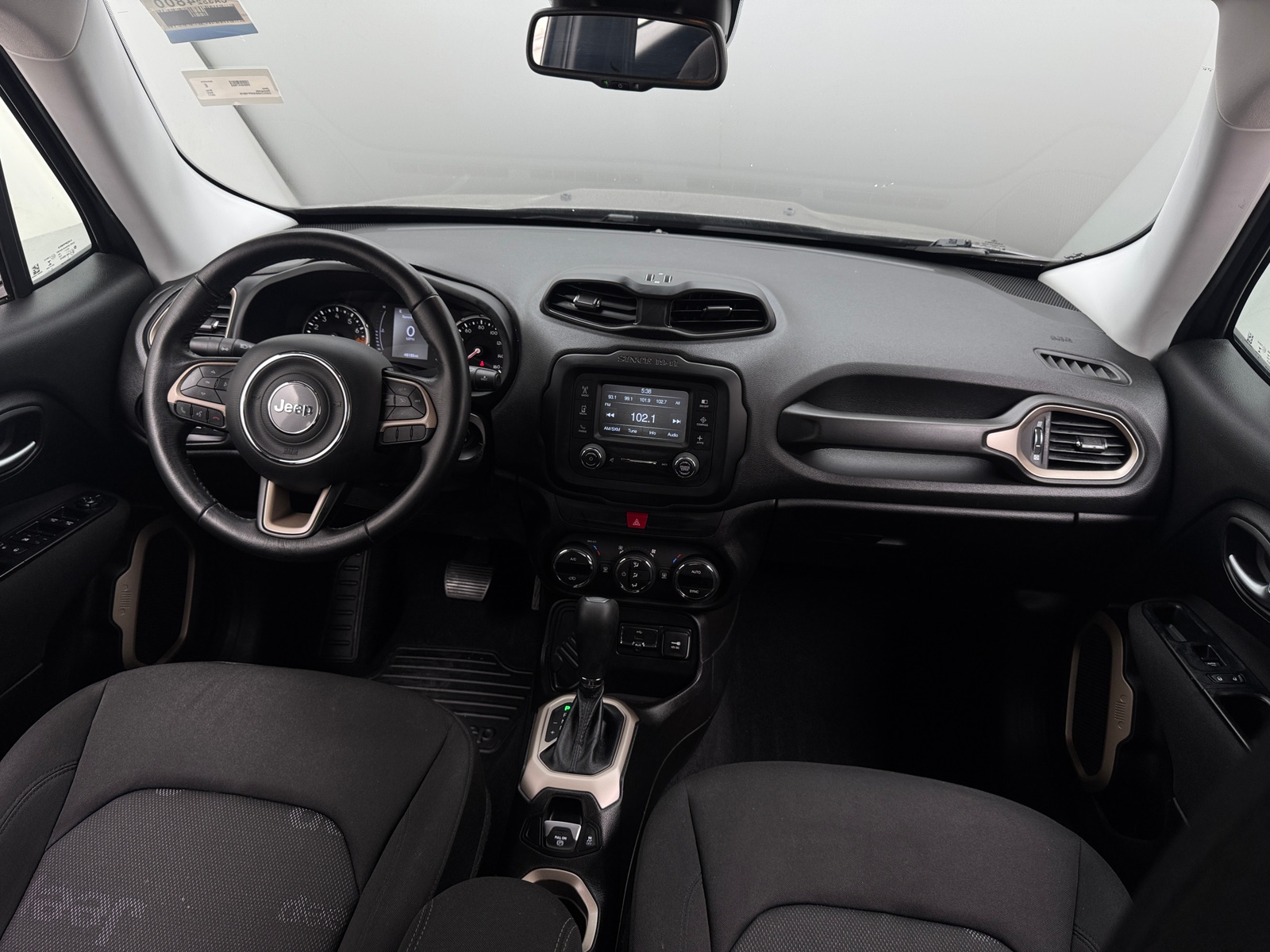 Thumbnail: 2017 Jeep Renegade - 3