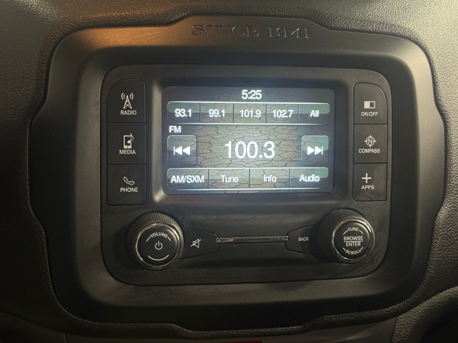 Thumbnail: 2017 Jeep Renegade - 4