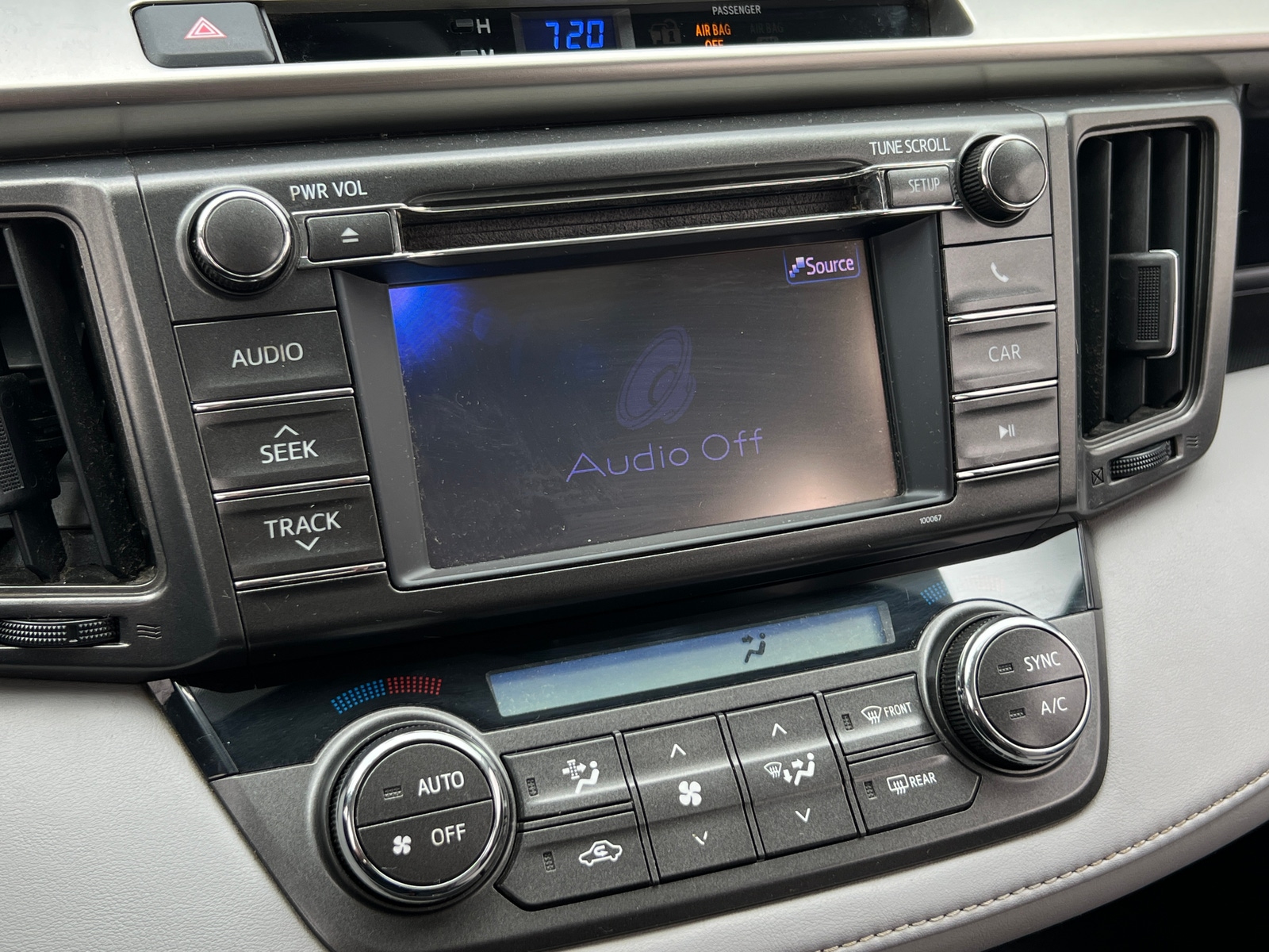 Thumbnail: 2013 Toyota RAV4 - 4