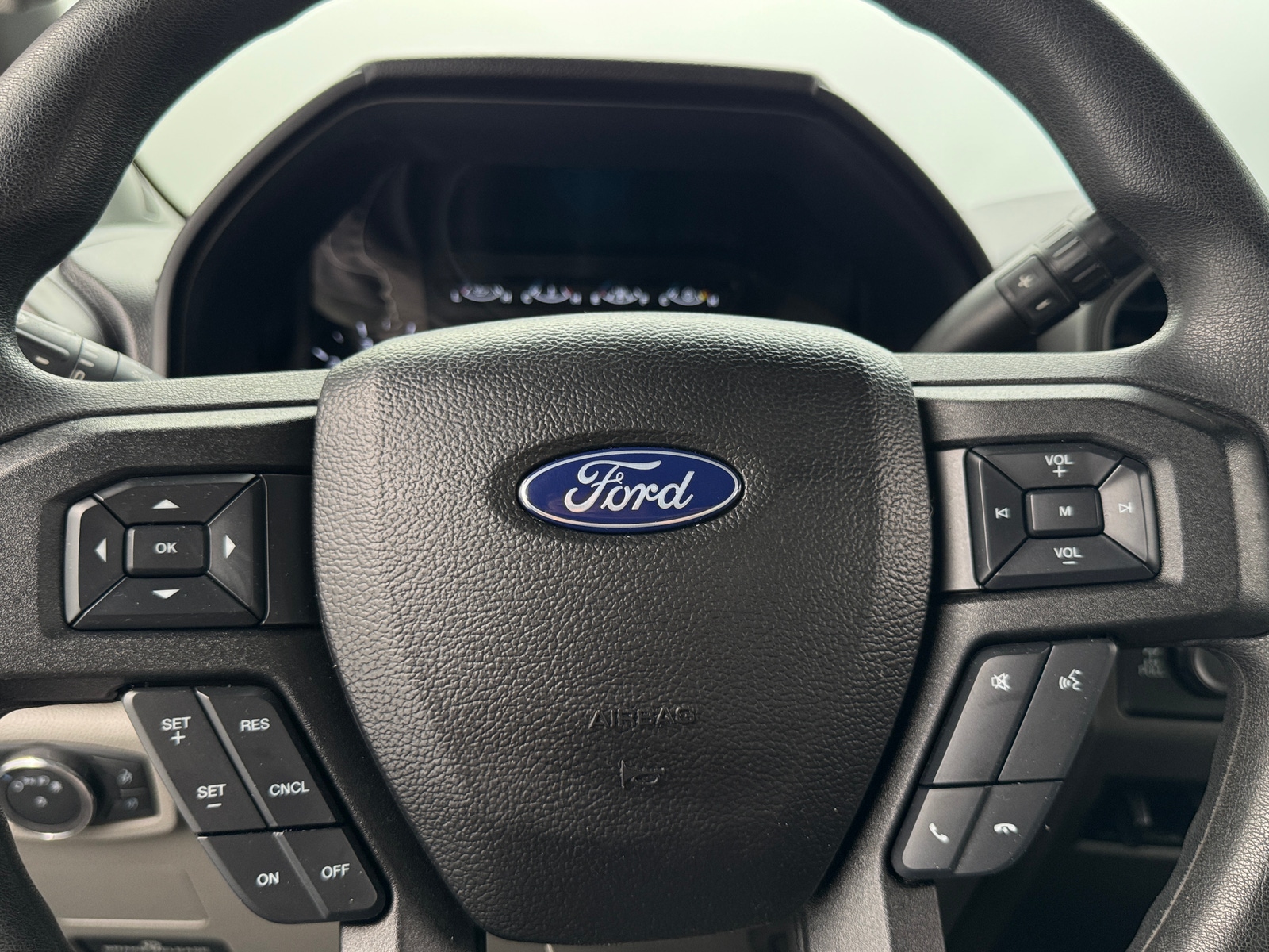 Thumbnail: 2017 Ford Econoline - 5