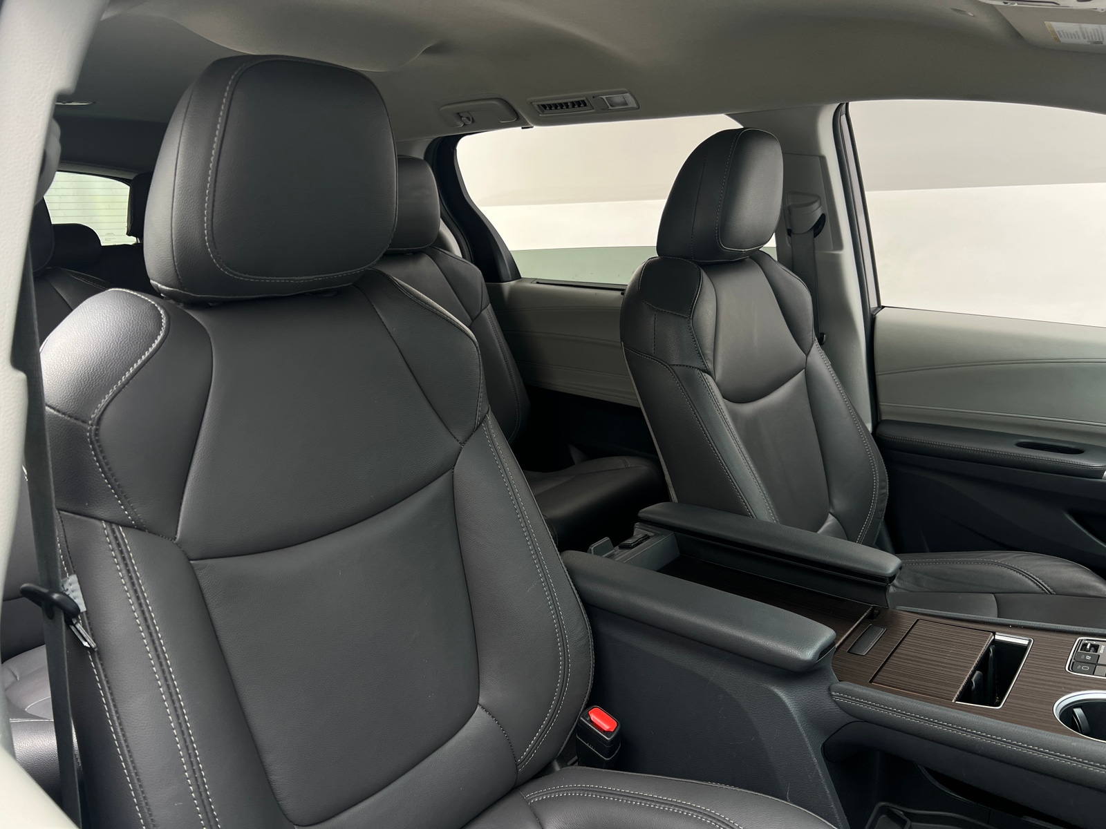 Thumbnail: 2022 Toyota Sienna - 2