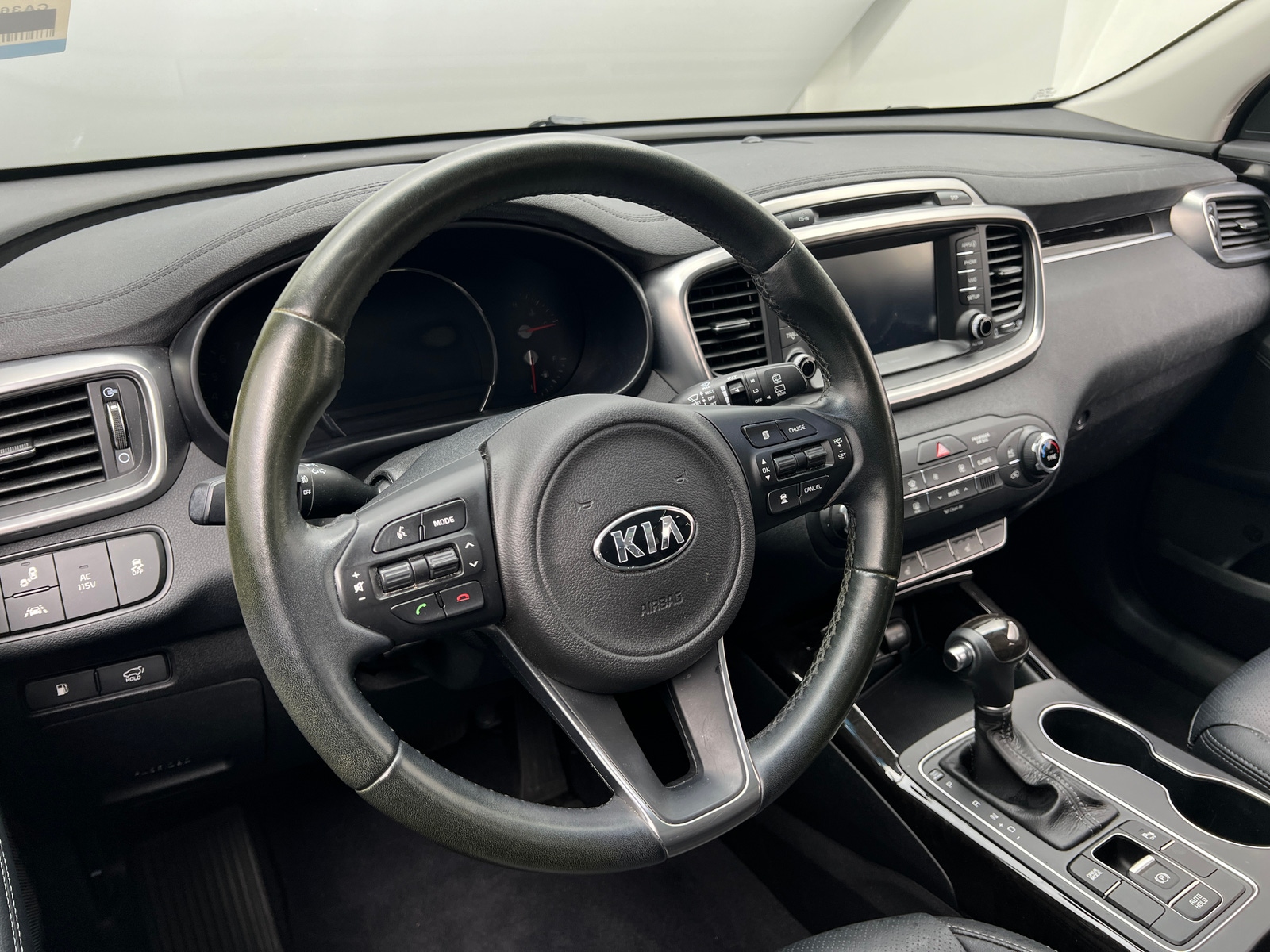 Thumbnail: 2018 Kia Sorento - 4