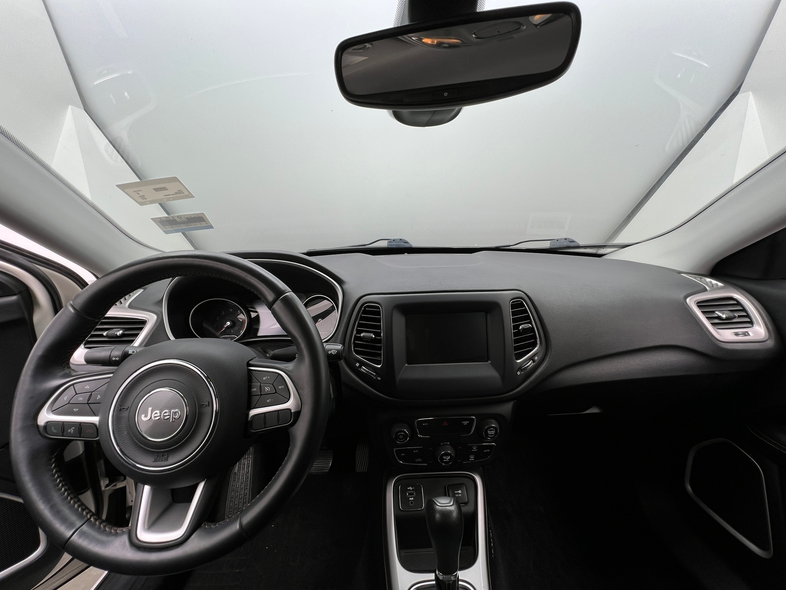 Thumbnail: 2019 Jeep Compass - 3